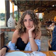 impara anche tu come trasformare le tue idee creative in bozzetti di moda. Scopri sia il disegno a mano libera che quello grafico